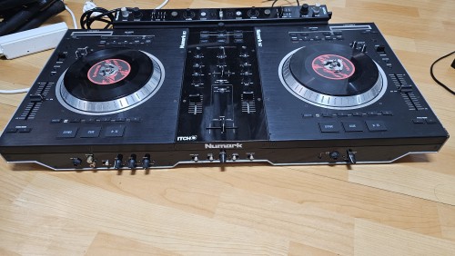Numark NS7