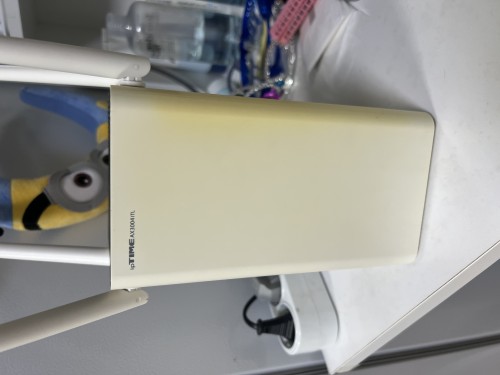 ipTIME AX3004ITL 유무선 공유기입니다.